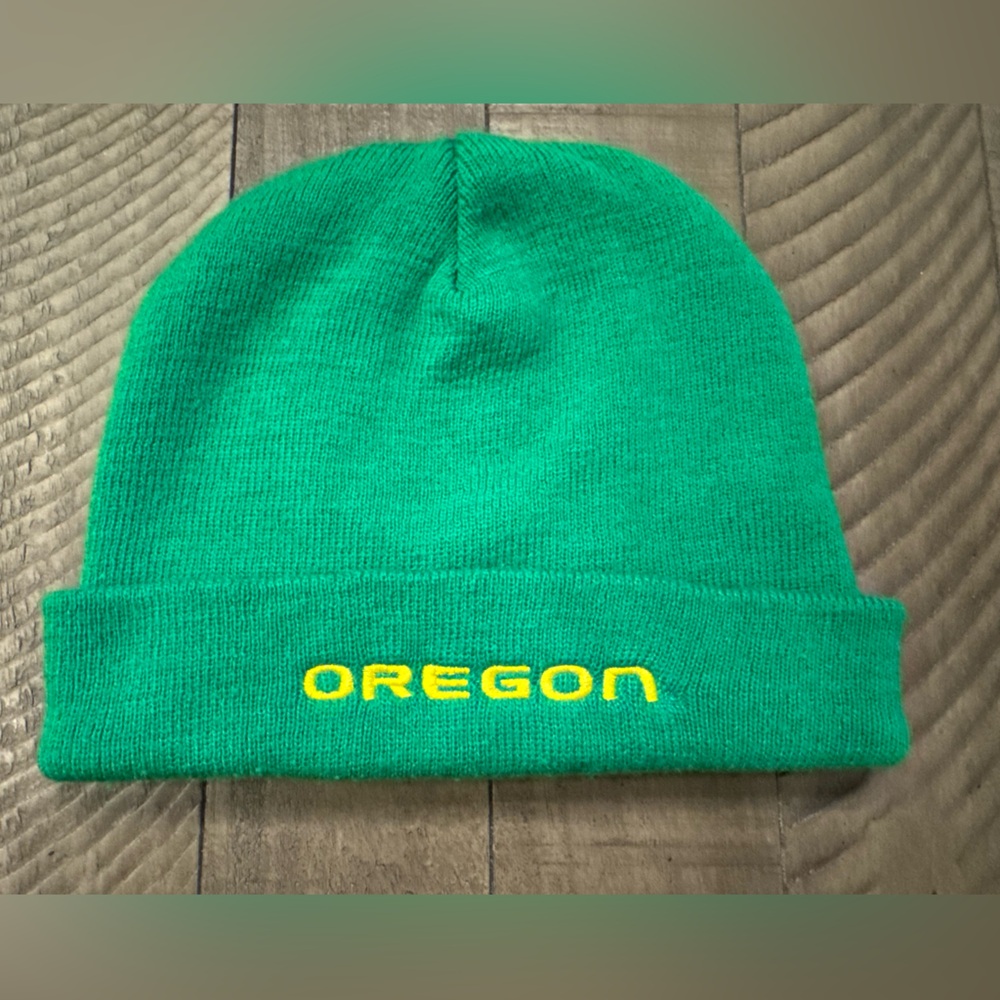 Captivating - Oregon Ducks Beanie Unisex Men's/Women’s One Size